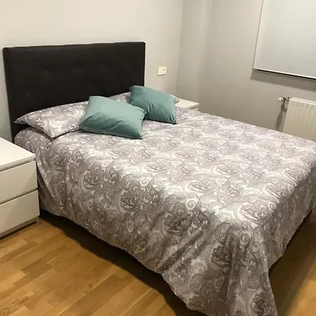 Apartamento Bonito Piso Zona Hospital Con Garaje