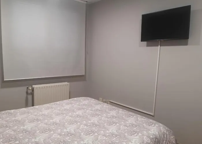 Bonito Piso Zona Hospital Con Garaje Apartment *